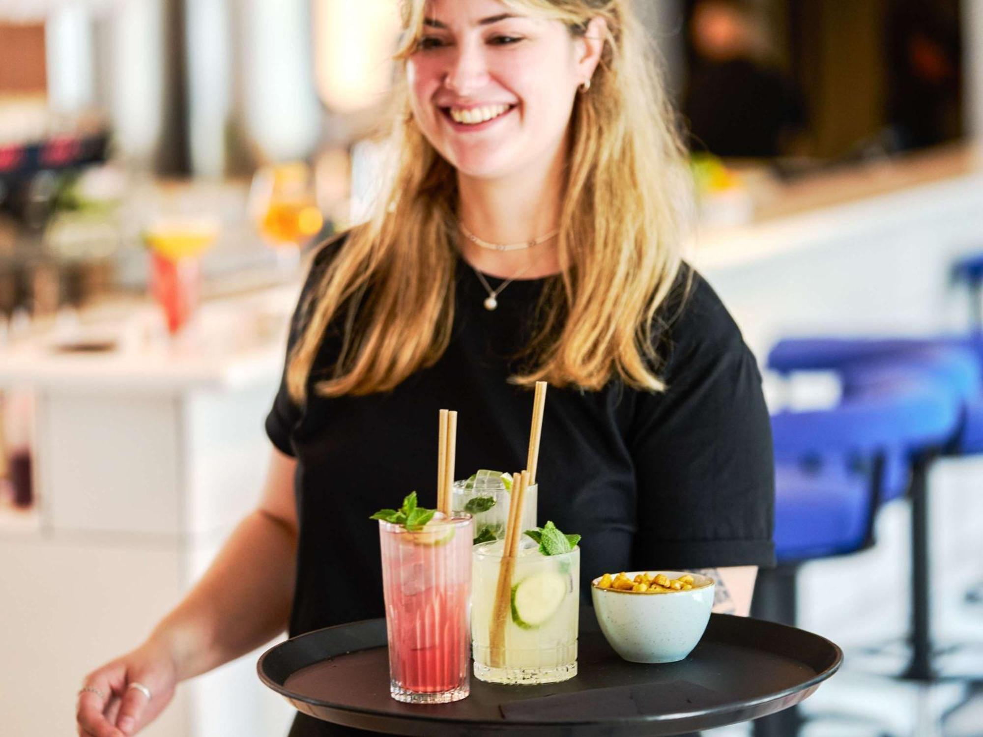 Tribe Paris Clichy Hotel Екстериор снимка