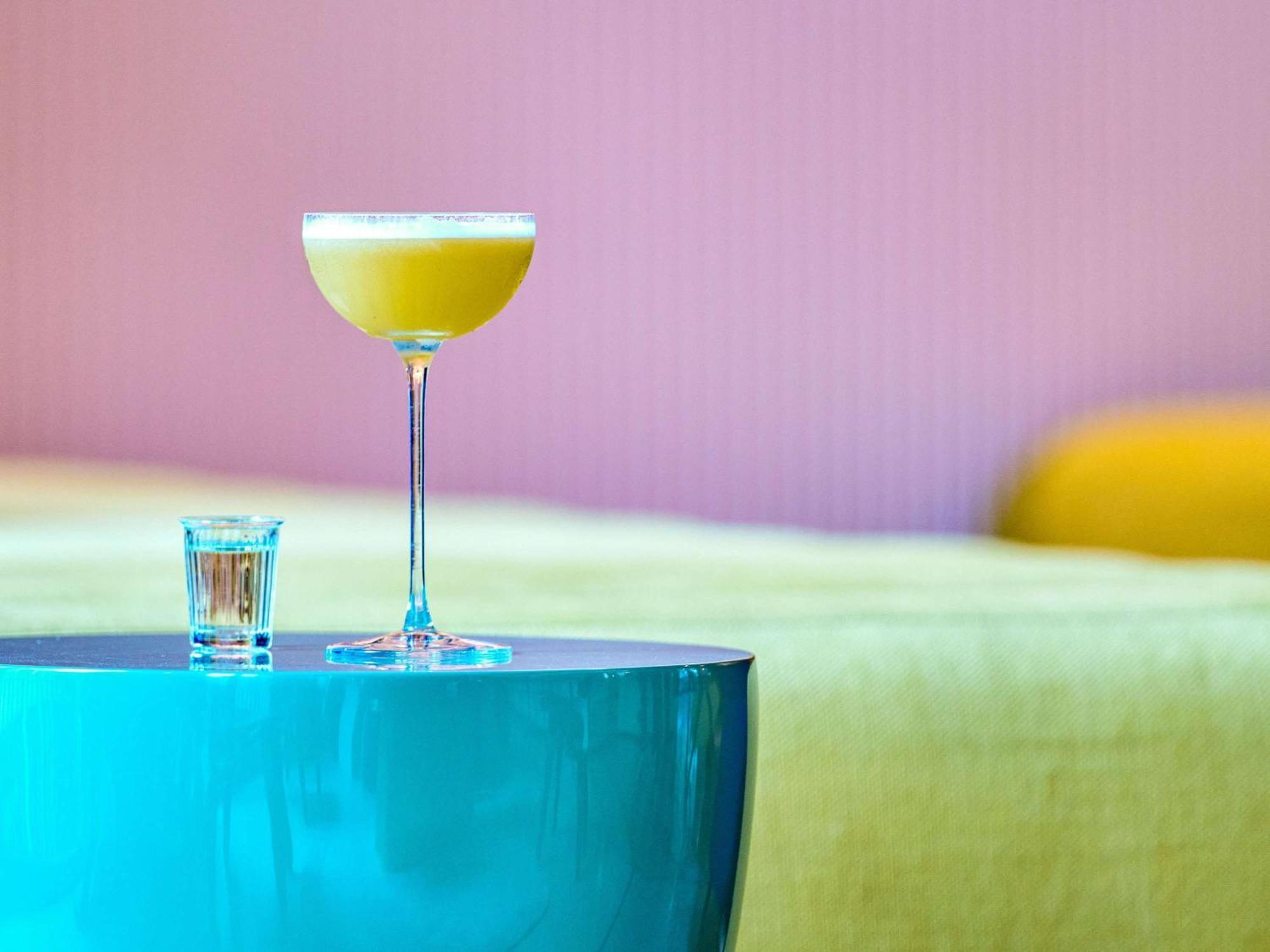 Tribe Paris Clichy Hotel Екстериор снимка