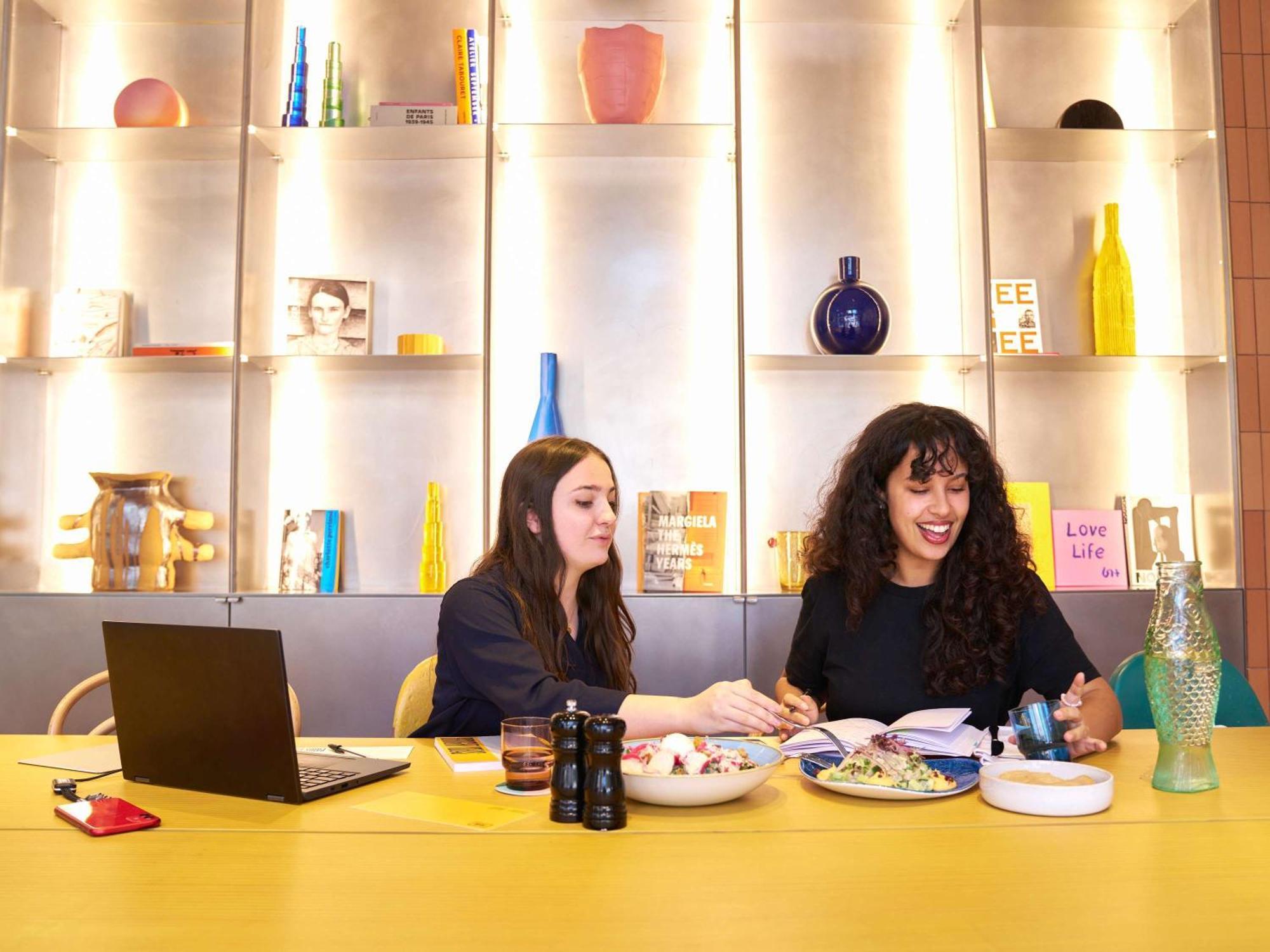 Tribe Paris Clichy Hotel Екстериор снимка