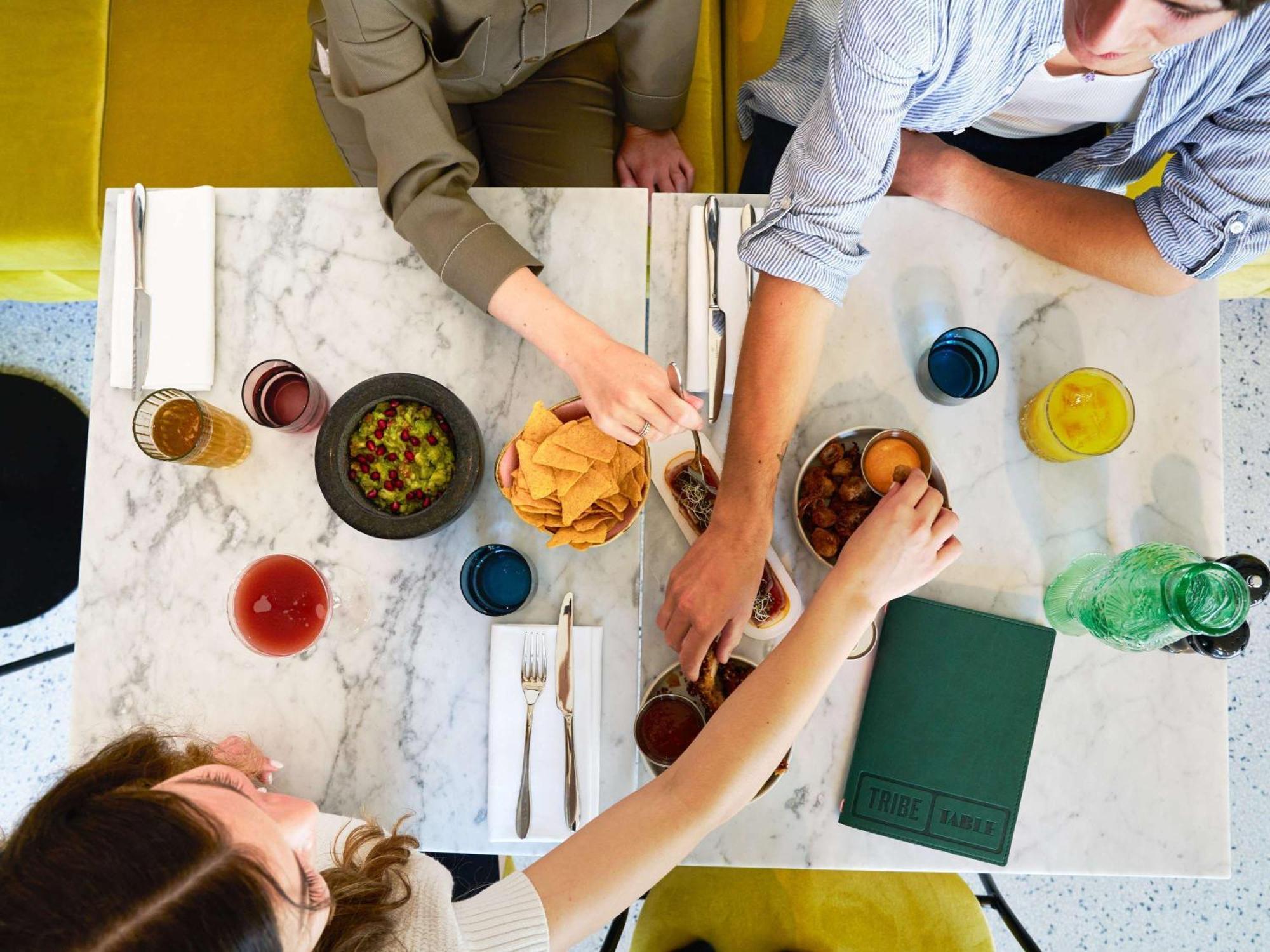 Tribe Paris Clichy Hotel Екстериор снимка